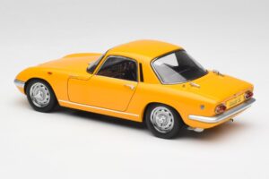 Lotus Elan S/E Racing Amarillo AUTOart 1:18 75352 Metal - imagen 7 de 8