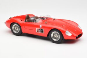 Maserati 300S Rojo CMC 1:18 M-105 Metal - imagen 4 de 6