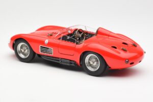 Maserati 300S Rojo CMC 1:18 M-105 Metal - imagen 5 de 6