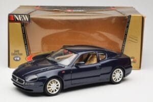 Maserati 3200 GT Negro Bburago 1:18 3371 Metal - imagen 8 de 8