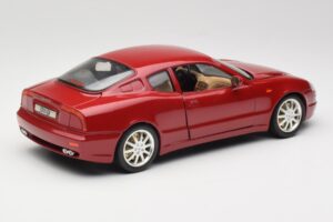 Maserati 3200 GT Rojo Oscuro Bburago 1:18 3341-M2 Metal - imagen 3 de 8