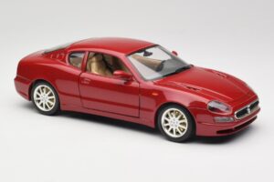 Maserati 3200 GT Rojo Oscuro Bburago 1:18 3341-M2 Metal - imagen 6 de 8