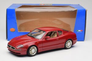 Maserati 3200 GT Rojo Oscuro Bburago 1:18 3341-M2 Metal - imagen 8 de 8