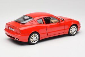 Maserati 3200 GT Rojo Bburago 1:18 3341 Metal - imagen 3 de 8
