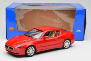 Maserati 3200 GT Rosso Mondiale Bburago 1:18 3341-M1 Metal - imagen 8 de 8