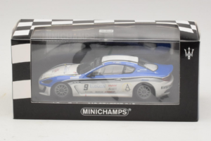 Maserati GranTurismo MC GT4 #9 Moncada / Petrini Maserati MC 2010 Minichamps 1:43 400101209 Metal - imagen 4 de 5