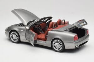 Maserati 4200 GT Spyder Gris Bburago 1:18 18-12019 Metal - imagen 5 de 8