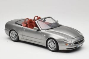 Maserati 4200 GT Spyder Gris Bburago 1:18 18-12019 Metal - imagen 6 de 8