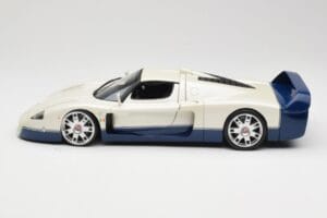 Maserati MC12 Blanco Azul Hot Wheels 1:18 G7158 Metal - imagen 4 de 8