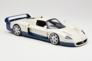 Maserati MC12 Blanco Azul Hot Wheels 1:18 G7158 Metal - imagen 6 de 8