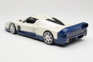 Maserati MC12 Blanco Azul Hot Wheels 1:18 G7158 Metal - imagen 7 de 8