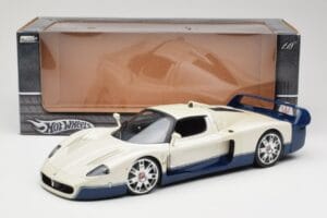 Maserati MC12 Blanco Azul Hot Wheels 1:18 G7158 Metal - imagen 8 de 8