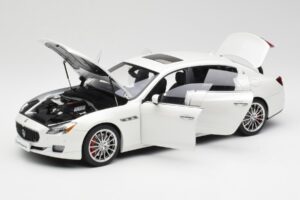 Maserati Quattroporte VI GTS Alpine Blanco AUTOart 1:18 75808 Metal - imagen 2 de 8
