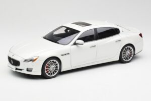 Maserati Quattroporte VI GTS Alpine Blanco AUTOart 1:18 75808 Metal