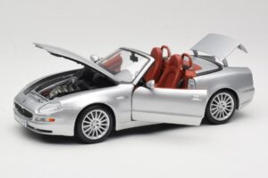 Maserati Spyder Plata Maisto 1:18 31667 Metal - imagen 2 de 8