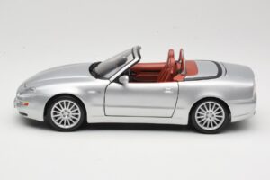 Maserati Spyder Plata Maisto 1:18 31667 Metal - imagen 4 de 8