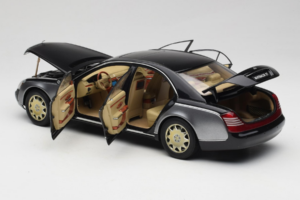 Maybach 57 SWB Caspian Black Himalayas Grey AUTOart 1:18 76151 Metal - imagen 6 de 9