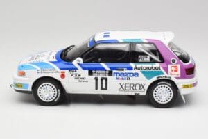Mazda 323 GTX #10 T. Makinen / S. Harjanne 1000 Lakes Rally 1991 Otto 1:18 OT1099 Resina - imagen 3 de 6