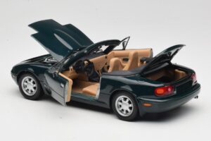 Mazda MX-5 NA Emerald Green Gate 1:18 01017 Metal - imagen 5 de 8