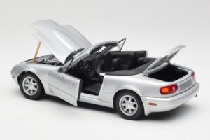Mazda MX-5 Miata NA Highlight Plata Gate 1:18 1015 Metal - imagen 5 de 8