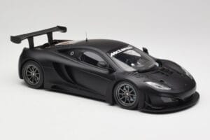 McLaren 12C GT3 Carbon Mate Negro Minichamps 1:18 151121390 Metal - imagen 4 de 6