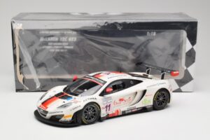 McLaren 12C GT3 #11 Art Grand Prix C. Leclerc / N. Parisy / A. Soucek Spa 24 Hours 2013 Minichamps 1:18 151131311 Metal - imagen 6 de 6
