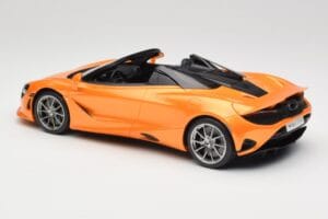 McLaren 750S Spider Papaya Orange GT Spirit 1:18 GT488 Resina - imagen 5 de 6