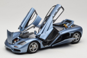 McLaren F1 Azul LCD 1:18 LCD18014-BU Metal - imagen 2 de 8