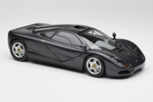 McLaren F1 Carbon Negro Metálico Minichamps 1:18 530133420 Metal - imagen 6 de 8