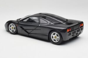 McLaren F1 Carbon Negro Metálico Minichamps 1:18 530133420 Metal - imagen 7 de 8