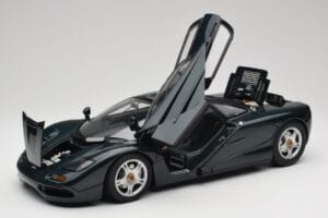 McLaren F1 Dark Green Metallic Minichamps 1:12 530133127 Metal - imagen 2 de 9