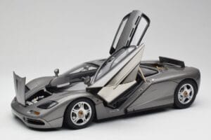McLaren F1 Dark Silver Minichamps 1:12 530133124 Metal - imagen 2 de 8