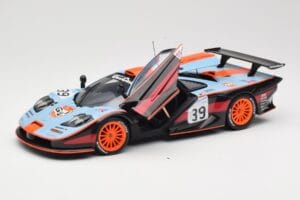 McLaren F1 GTR #39 Gulf R. Bellm / A. Gilbert / M. Sekiya 24 Hours of Le Mans 1997 UT Models 1:18 39725 Metal - imagen 2 de 8