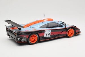McLaren F1 GTR #39 Gulf R. Bellm / A. Gilbert / M. Sekiya 24 Hours of Le Mans 1997 UT Models 1:18 39725 Metal - imagen 3 de 8