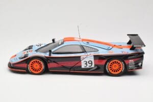 McLaren F1 GTR #39 Gulf R. Bellm / A. Gilbert / M. Sekiya 24 Hours of Le Mans 1997 UT Models 1:18 39725 Metal - imagen 4 de 8