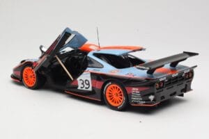 McLaren F1 GTR #39 Gulf R. Bellm / A. Gilbert / M. Sekiya 24 Hours of Le Mans 1997 UT Models 1:18 39725 Metal - imagen 5 de 8