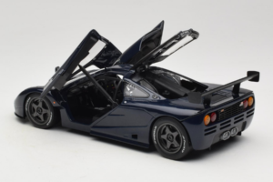 McLaren F1 GTR Le Mans Edition Morado UT Models 1:18 MCLAREN001 Metal - imagen 5 de 8