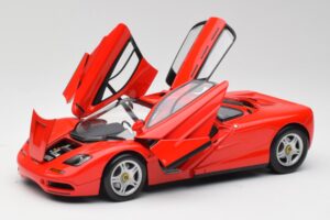 McLaren F1 Magma Rojo Minichamps 1:18 530133422 Metal - imagen 2 de 8