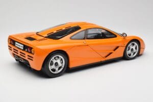 McLaren F1 Naranja Minichamps 1:12 530133131 Metal - imagen 3 de 9