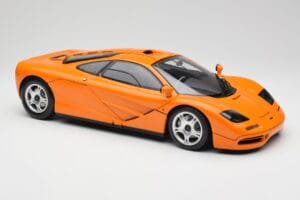 McLaren F1 Naranja Minichamps 1:12 530133131 Metal - imagen 7 de 9