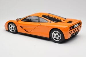 McLaren F1 Naranja Minichamps 1:12 530133131 Metal - imagen 8 de 9
