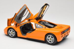 McLaren F1 Naranja Minichamps 1:18 530133421 Metal - imagen 5 de 8