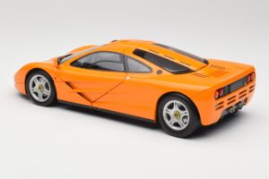 McLaren F1 Naranja Minichamps 1:18 530133421 Metal - imagen 7 de 8