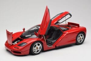 McLaren F1 Rojo Minichamps 1:12 530133125 Metal - imagen 2 de 9