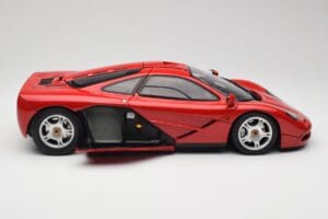 McLaren F1 Rojo Minichamps 1:12 530133125 Metal - imagen 4 de 9