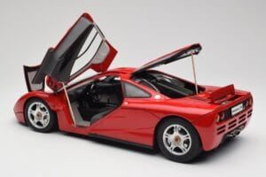 McLaren F1 Rojo Minichamps 1:12 530133125 Metal - imagen 6 de 9