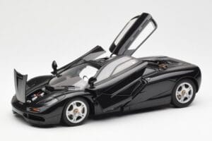 McLaren F1 Road Car Negro AUTOart 1:18 76002 Metal - imagen 2 de 8