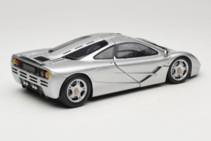 McLaren F1 Plata UT Models 1:18 530133180-R1 Metal - imagen 3 de 8
