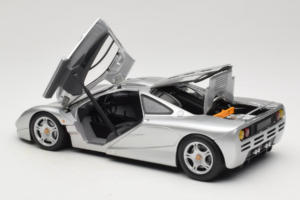 McLaren F1 Plata UT Models 1:18 530133180-R1 Metal - imagen 5 de 8