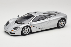 McLaren F1 Plata UT Models 1:18 530133180 Metal